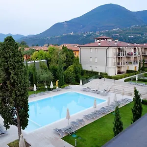 Pool - Relais Fasanella - By Host4u Toscolano-Maderno