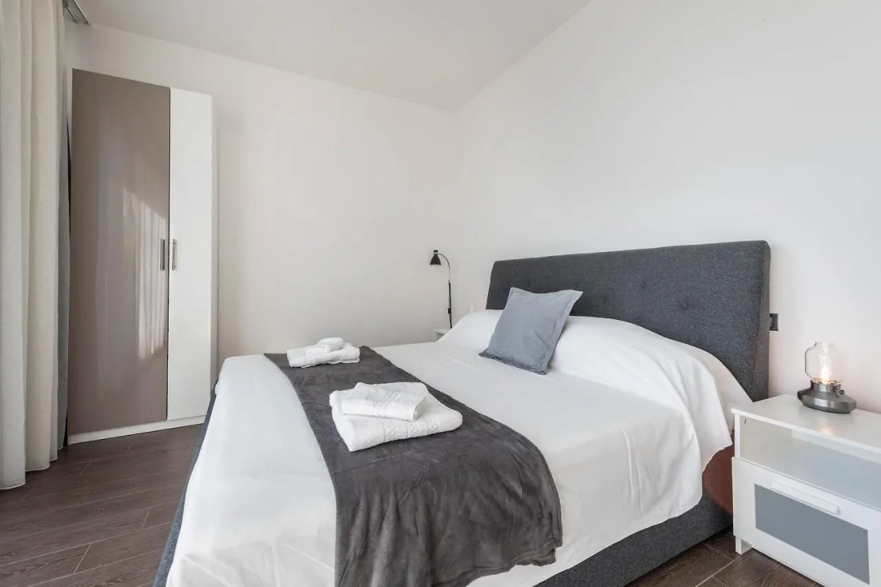 Residence Virgilio Blue Toscolano Maderno Italy